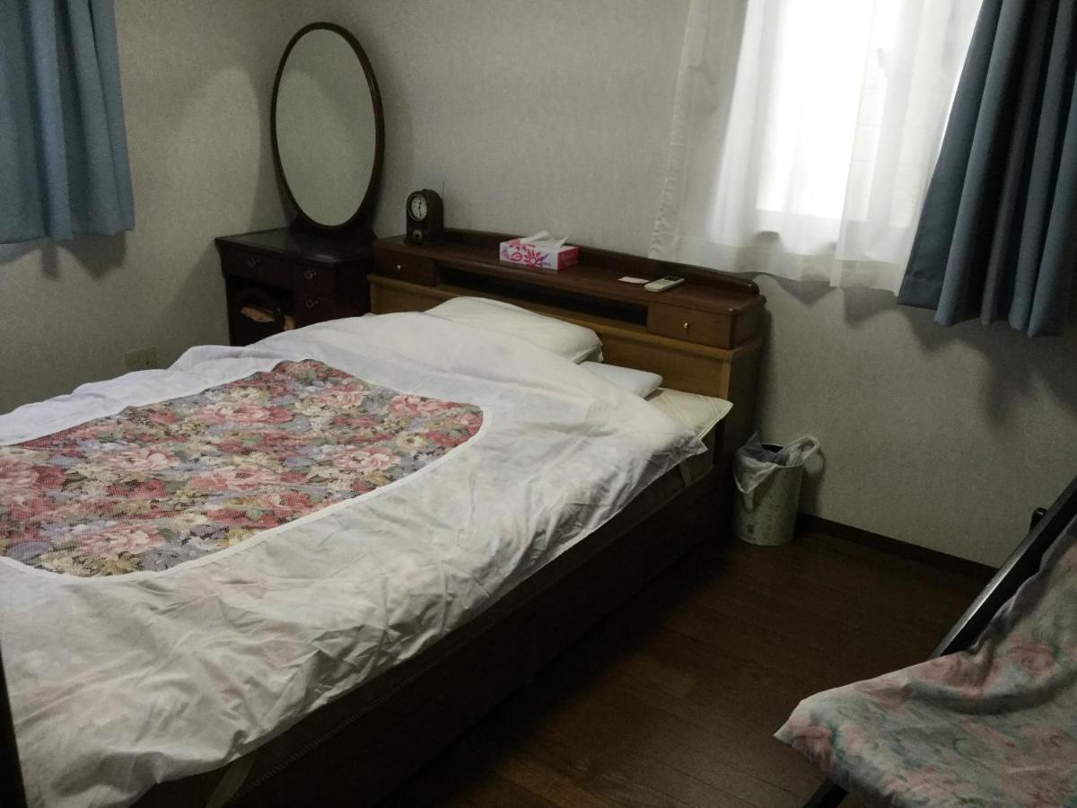 Guesthouse Cosmo Tokushima Exterior foto
